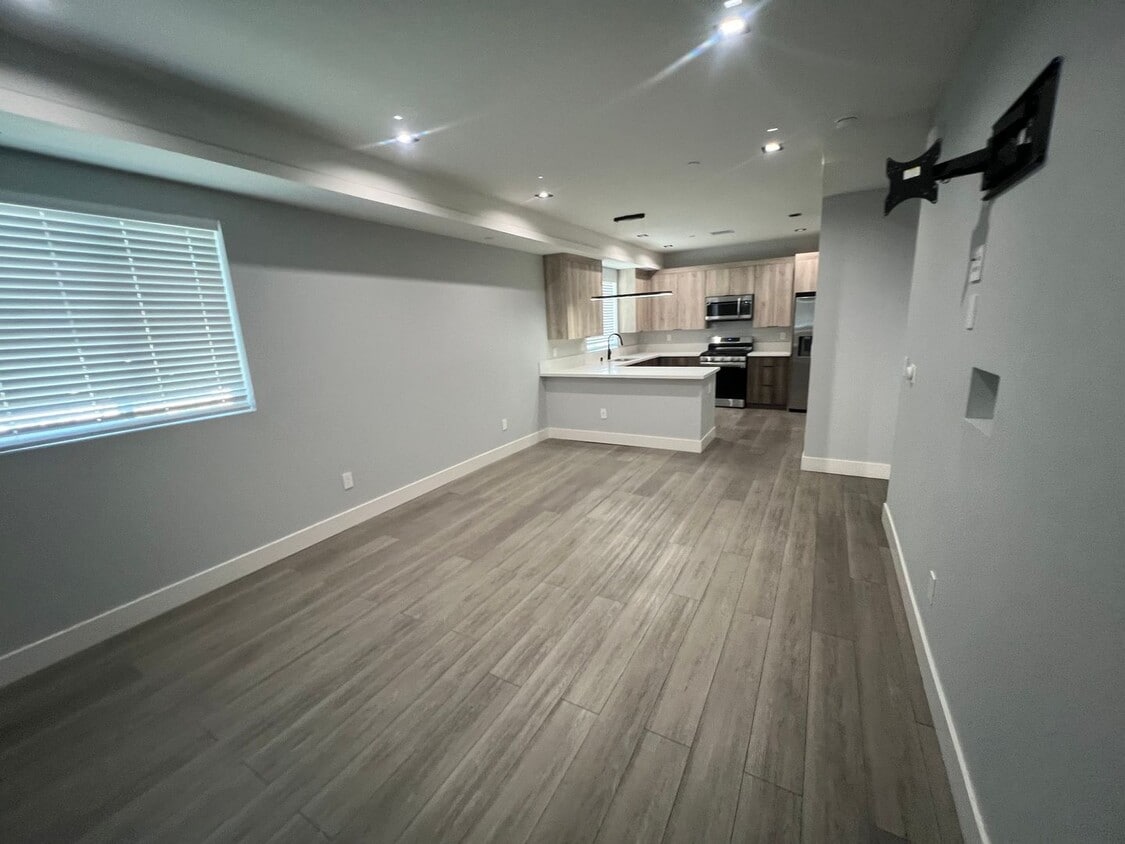 Foto principal - 14833 Erwin St