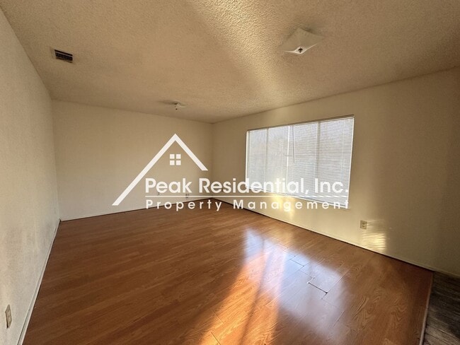 Foto del edificio - Cute 3 bd/1 ba Sacramento House