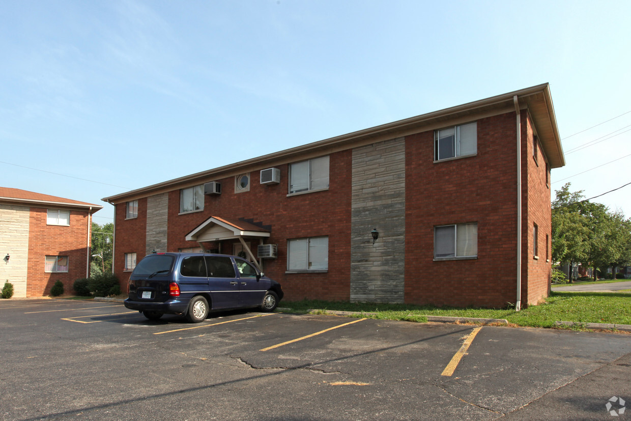 Foto del edificio - 2411-2415 Charlestown Rd