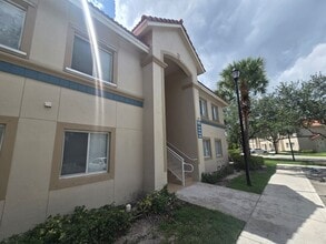 Building Photo - 1161 Golden Lakes Blvd