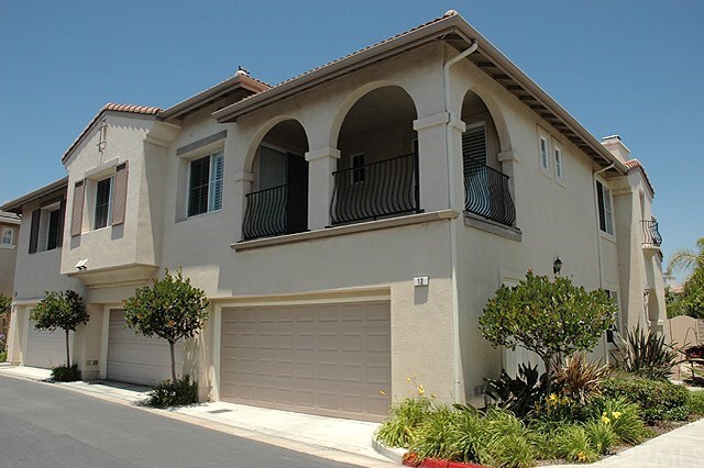 Building Photo - 10 Camino Celeste