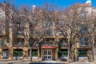 Building Photo - 600 Chestnut St