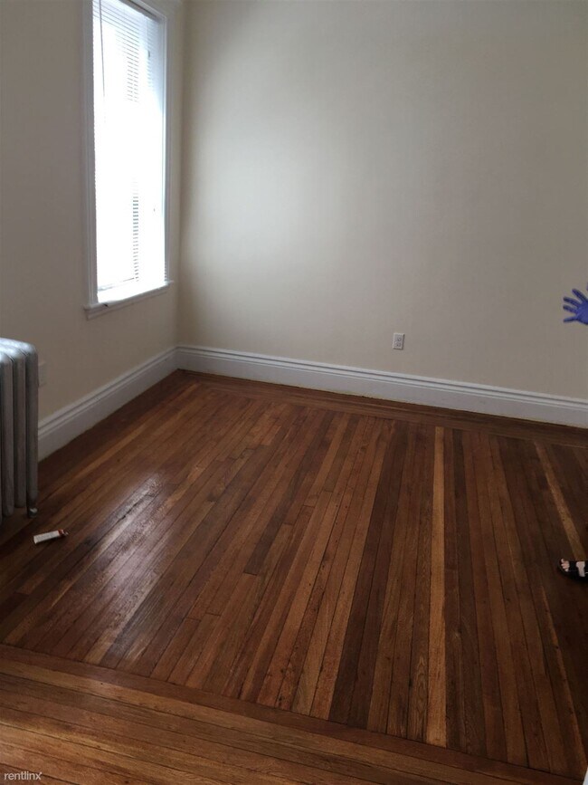Building Photo - Studio, 1 bath Apartment - 31 Park Dr Apt 2K