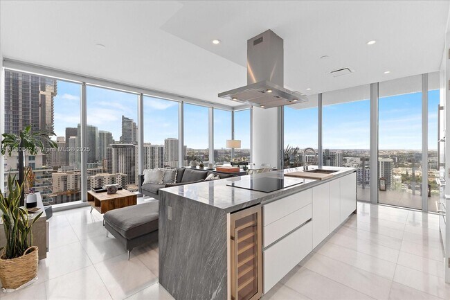 Foto del edificio - 700 NE 26th Terrace