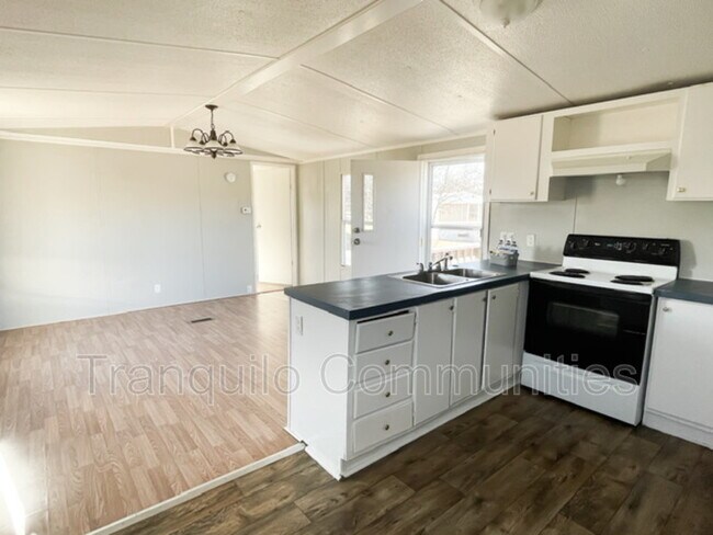 Building Photo - 170 Watson Dr