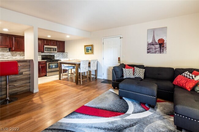 Building Photo - 4330 Sandy River Dr