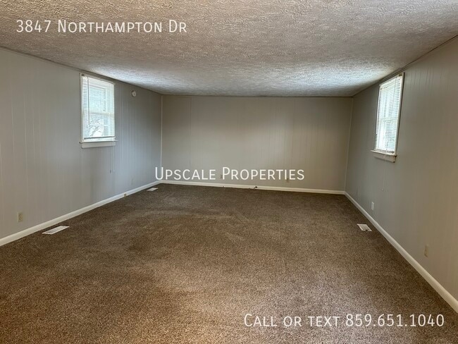 Foto del edificio - 3847 Northampton Dr
