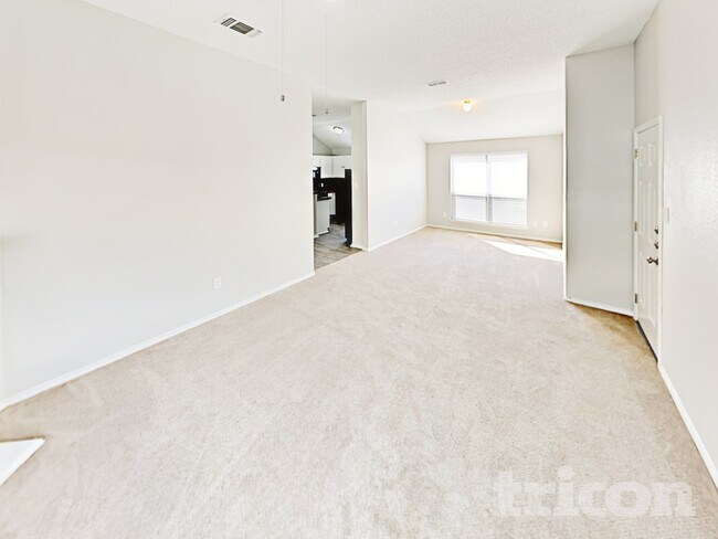 Building Photo - 10525 Flamewood Dr