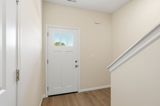 Foto del edificio - 5109-5111 Silver Mill Dr.