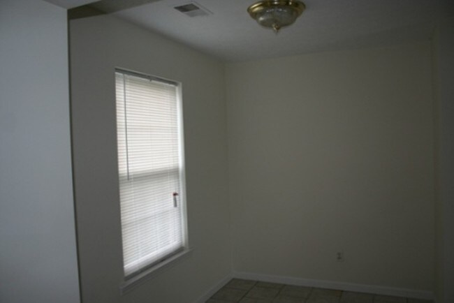 Building Photo - 172 Pointers Ct