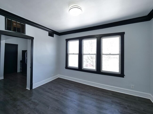 Building Photo - 5004 W Armitage Ave