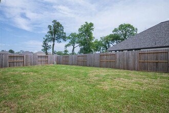 Building Photo - 8726 Fairbrook Dr