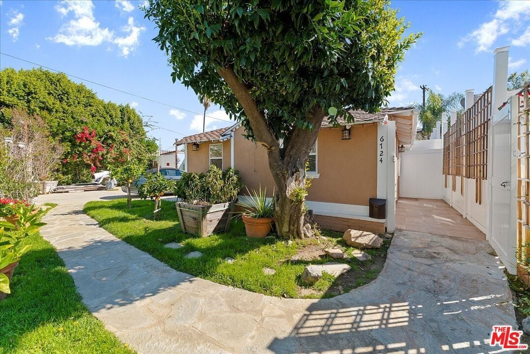 Foto principal - 6724 Mammoth Ave