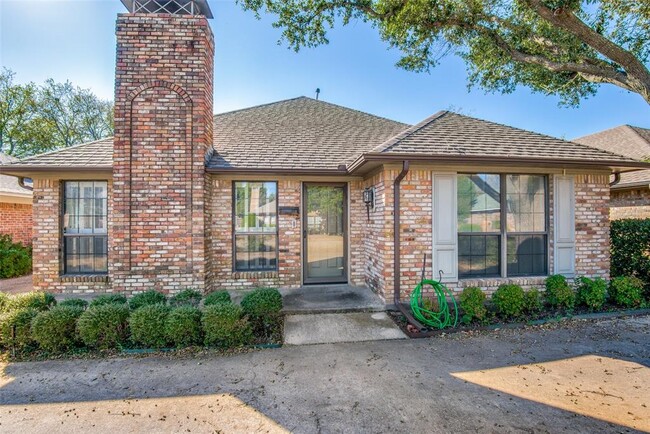Building Photo - 1211 Meadow Ridge Dr