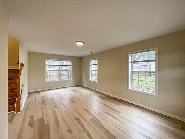 Foto del edificio - 101 Telfare Ln