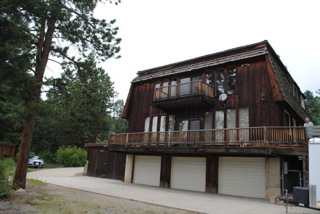 Building Photo - Incredible Views of Pikes Peak!