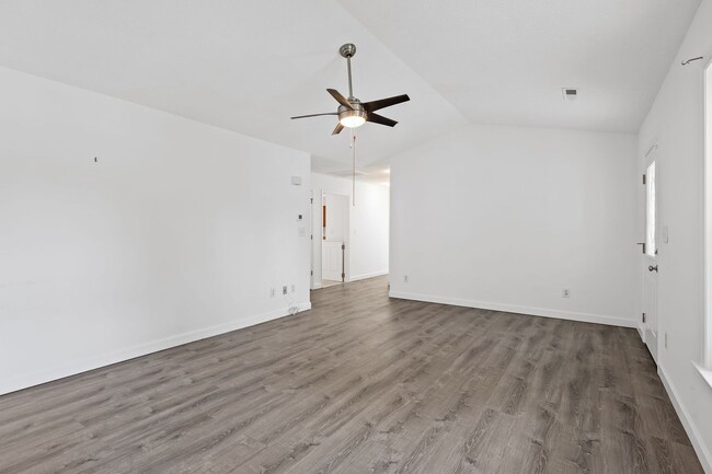 Building Photo - 3 Bedroom 2 Bathroom house for rent