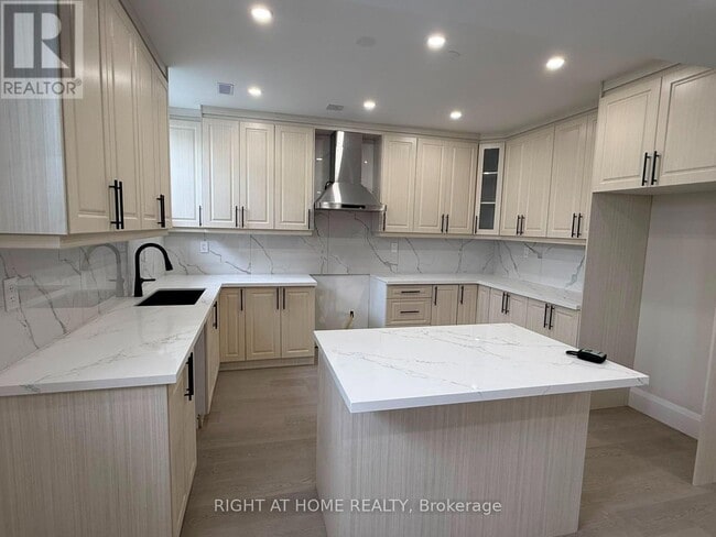 Building Photo - 2 Chesney Cres