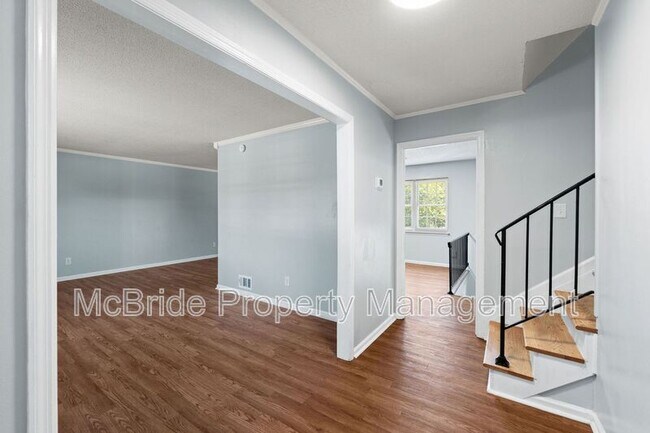 Foto del edificio - 293 Twin Pines Dr