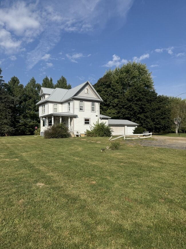 Building Photo - 1371 W Backbone Rd