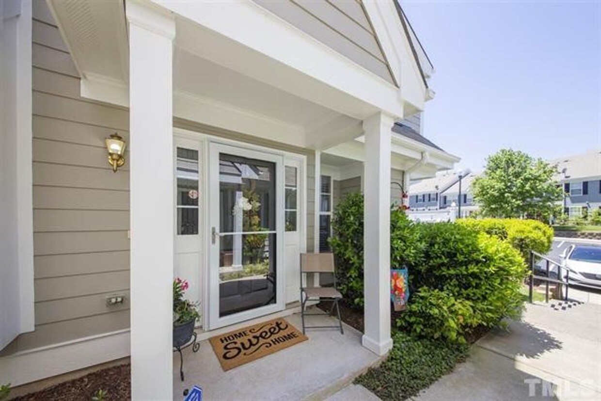 Primary Photo - Beautiful Wake Forest townhome with Fenced...