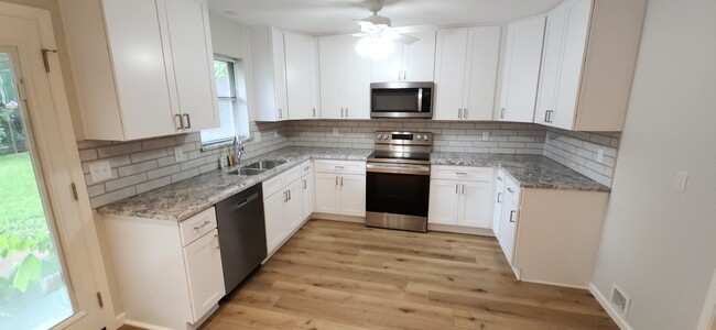 Building Photo - 7473 Walling Ln