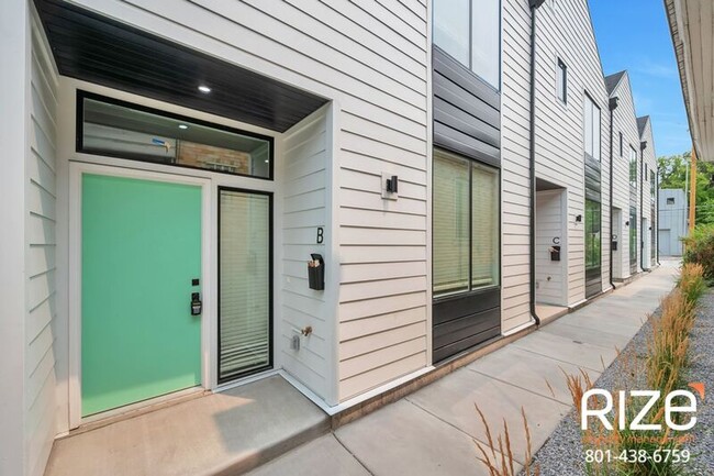 Building Photo - 841 S 200 W