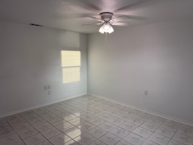Foto del edificio - 6326 Providence Cir