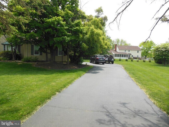 Building Photo - 284 Lafayette Ln