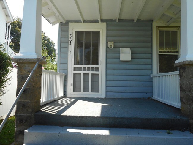 Building Photo - 864 Ontario St