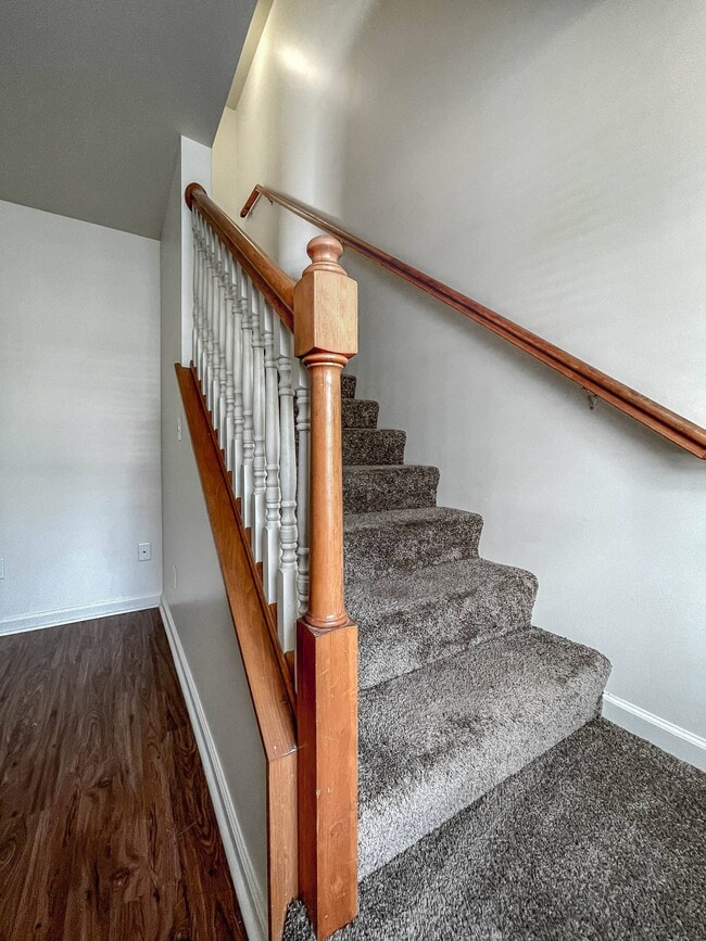 Building Photo - Bentwood Townhomes