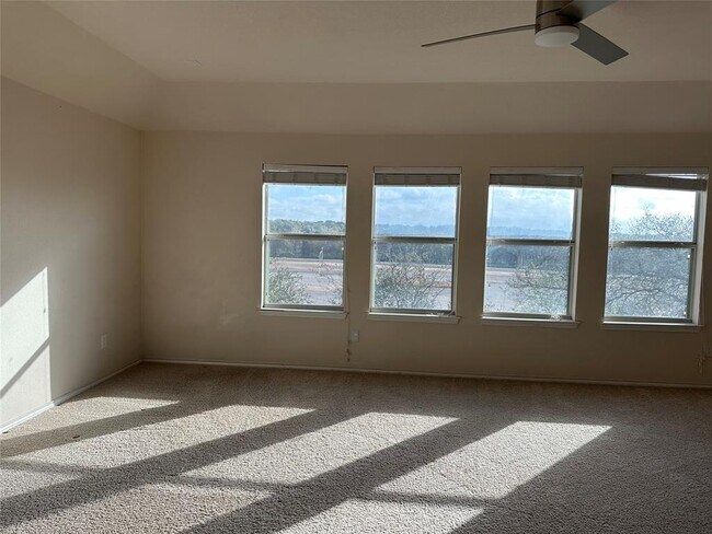 Foto del edificio - 520 Cameron Cove