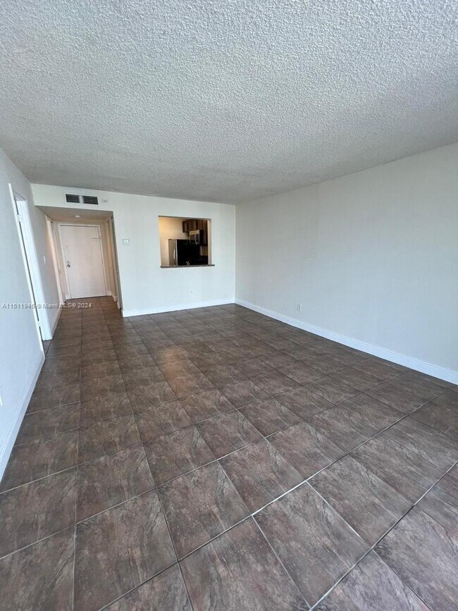 Building Photo - 492 NW 165th St