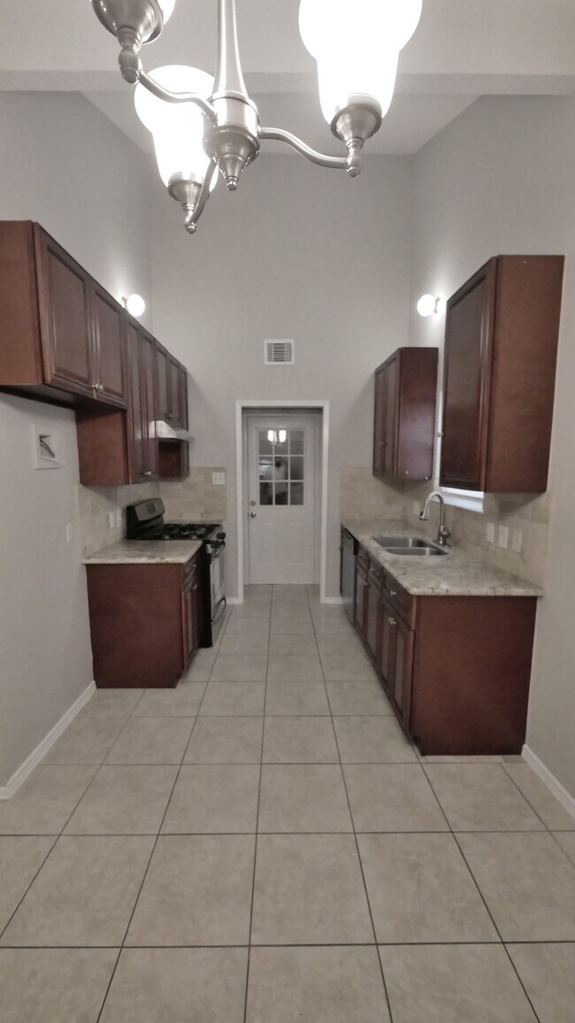 Foto del edificio - 1018 Three Forks Dr