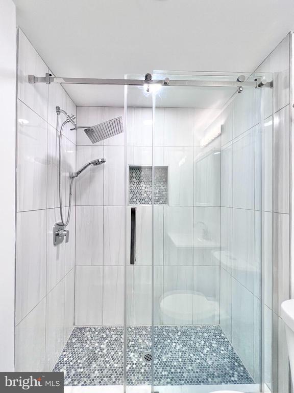 Building Photo - 515 S 12th St