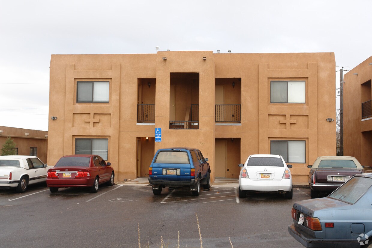 Building Photo - 1717-1721 Girard Blvd SE
