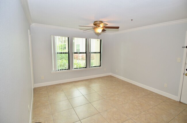 Foto del edificio - One bedroom one bathroom condo in Palmer Ranch