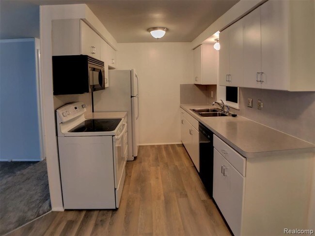 Foto del edificio - 3708 W Maple Rd