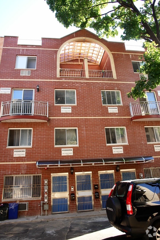 Building Photo - 4177-4179 Summit Ct