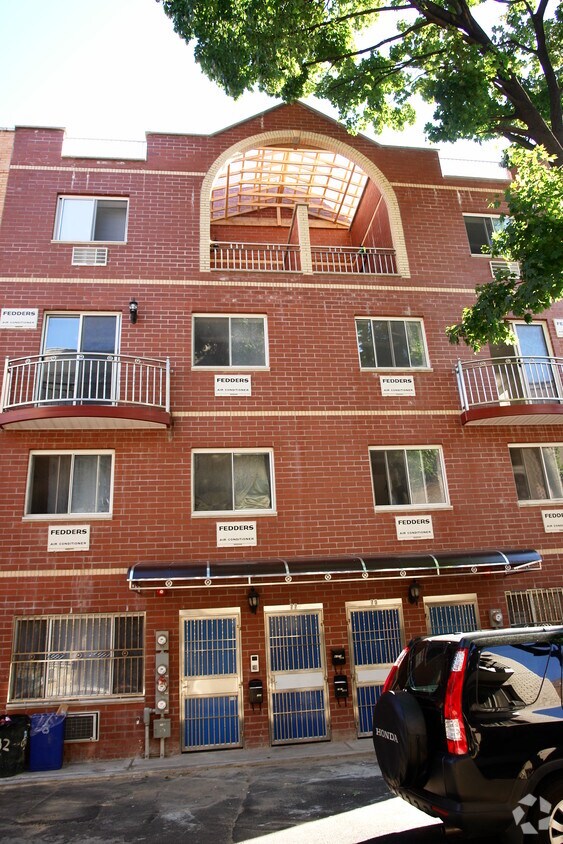 Foto del edificio - 4177-4179 Summit Ct