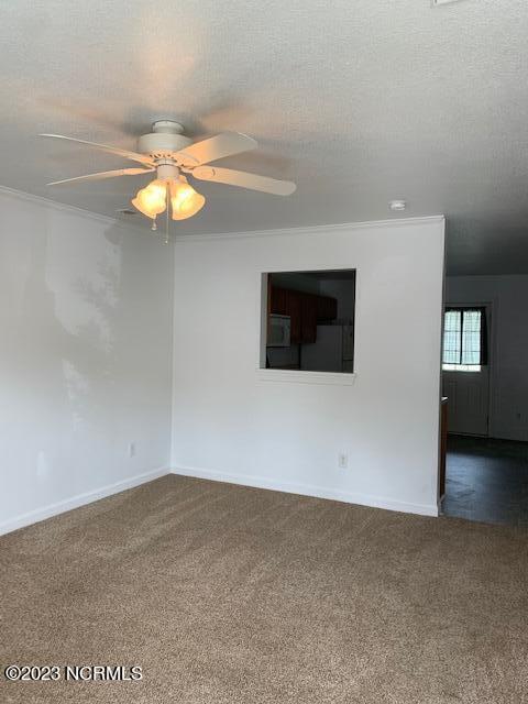 Foto del edificio - 909 Springwood Dr