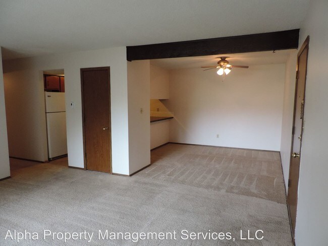 Building Photo - 601 Meadowbrook