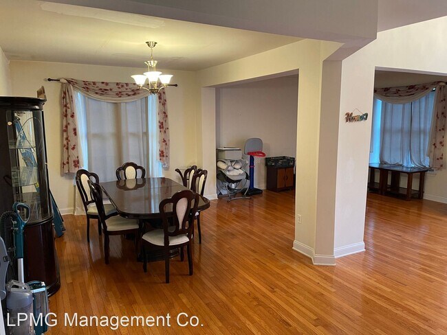 Foto del edificio - 4 br, 2.5 bath House - 9710 Bridle Rd