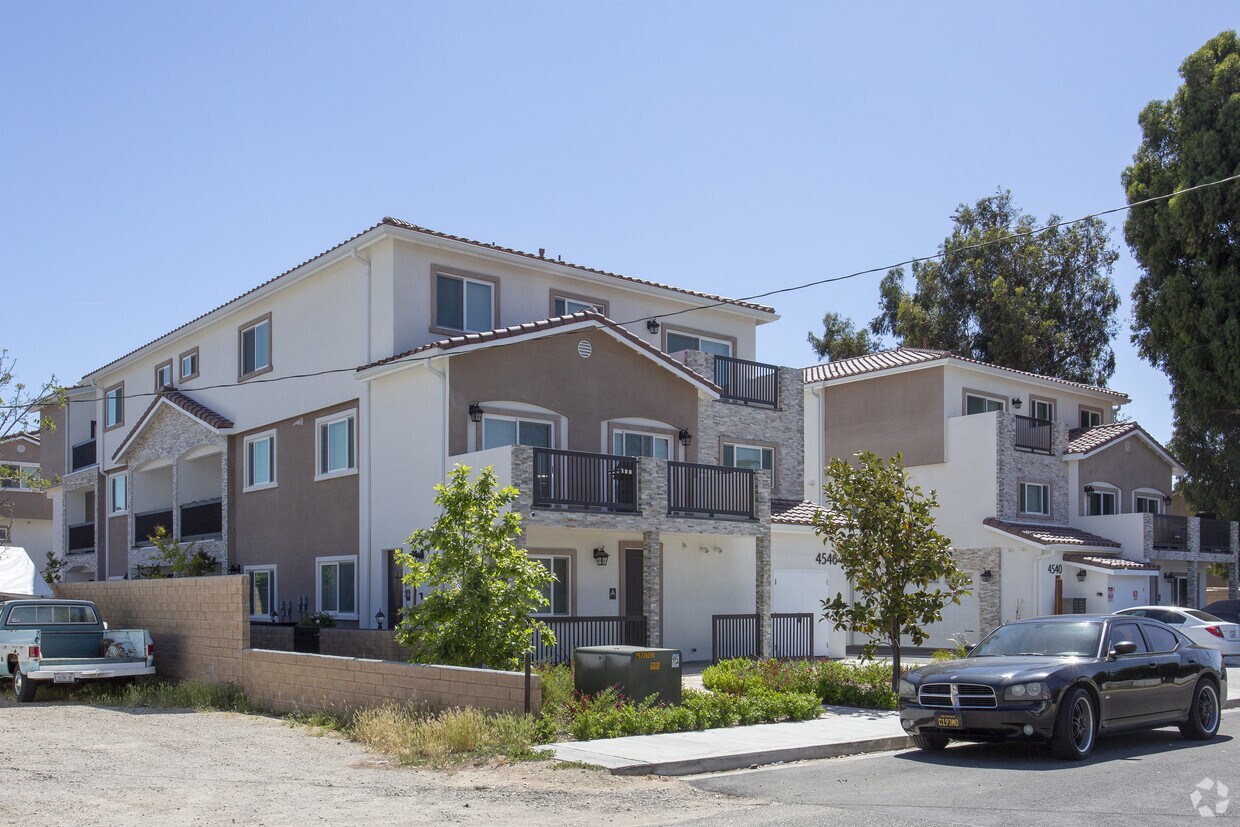 Foto principal - Apricot Townhomes