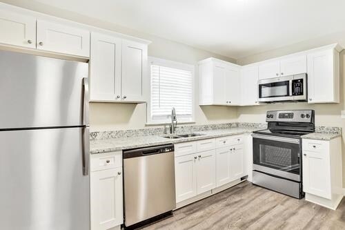 Foto del edificio - 2234 Holly Hill Dr