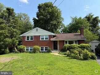 Building Photo - 1105 Sharon Ct