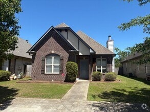 Building Photo - 1048 Washington Dr