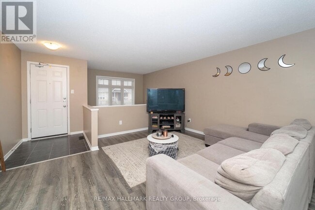 Building Photo - 309 Galston Private