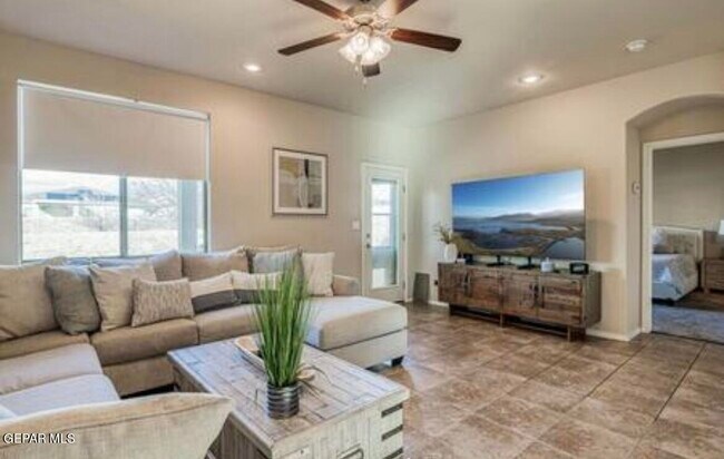 Foto del edificio - 7413 Red Cedar Dr