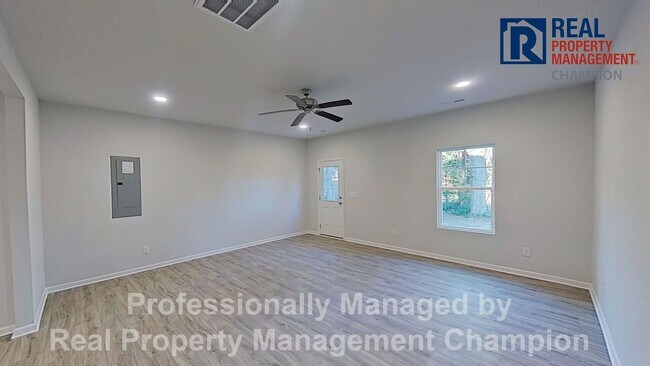 Foto del edificio - Newly Constructed 3 BD 2.5 BA w/Open Floor Plan